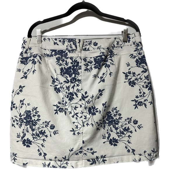 Christopher & Banks White and Blue Floral jean mini‎ skirt size 14 - Picture 2 of 3